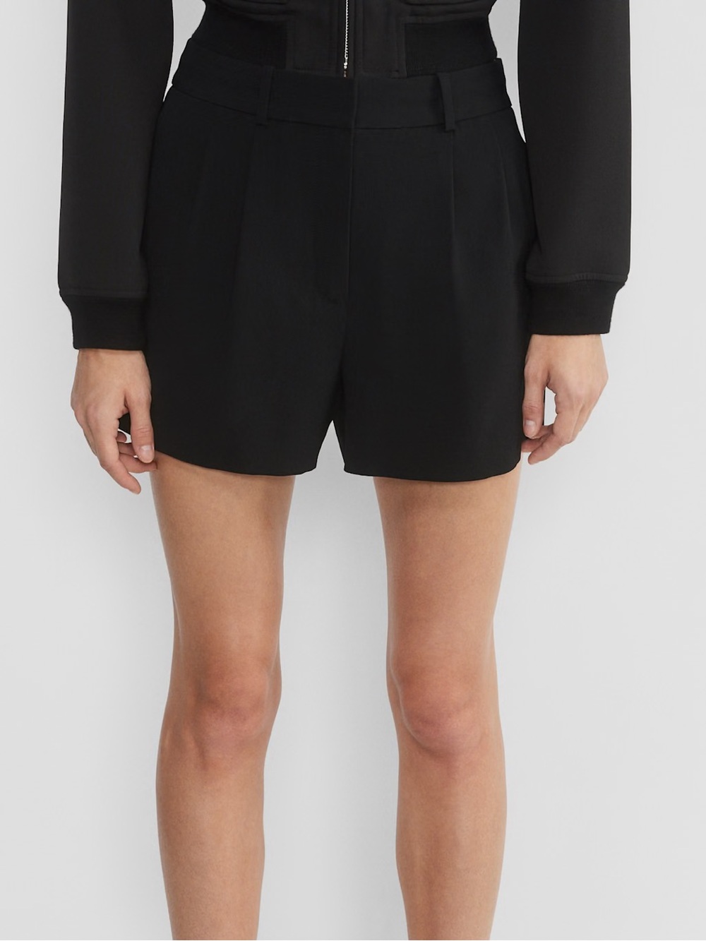 Babaton Aritzia High Rise Crepe Pleated Mini Short size 6 NWOT